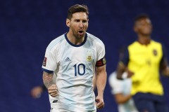 世预赛阿根廷1-0厄瓜多尔取得开门红 梅西点射破门