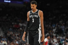 曝文班亚马遭遇左小腿拉伤将缺阵数周 赛季场均26.2分