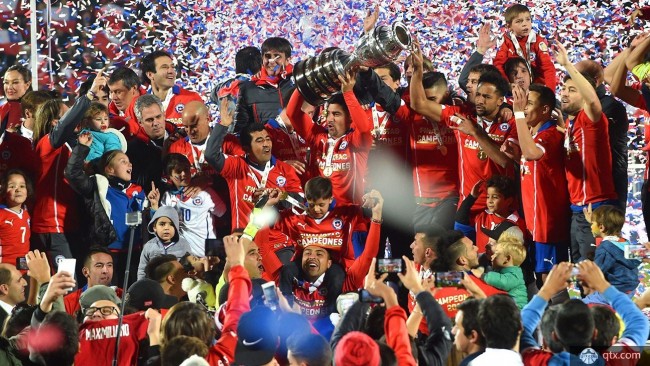 桑保利率领智利夺得美洲杯冠军