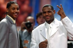 NBA官方曬2003年選秀大會現場照 青澀的絕代雙驕