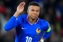 姆巴佩成为本世纪生涯打进400球最年轻球员 上一个是贝利