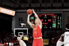 广厦朱俊龙伤势情况 X光显示骨裂风险加剧