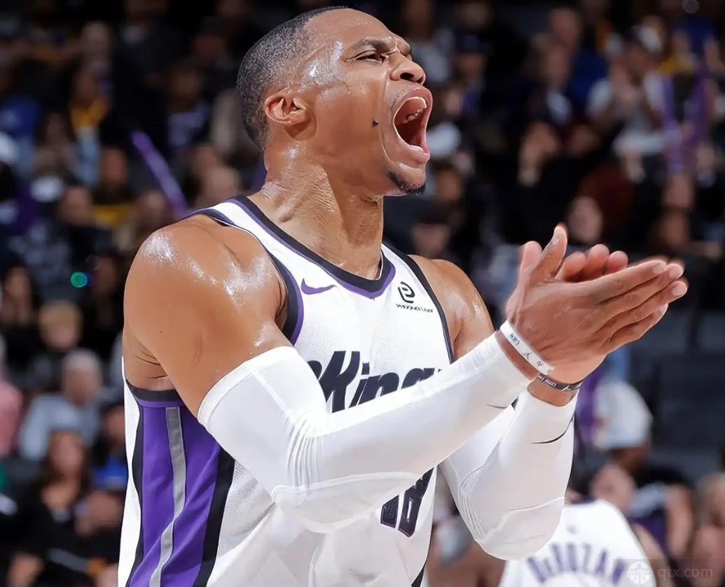 威少成历史首位在7支球队均取得三双的球员