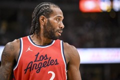 莱昂纳德生涯第三次上演压哨绝杀 对阵鹈鹕末节14分