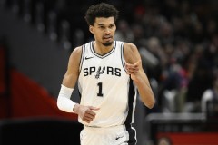 文班亚马成nba最高控卫 目前身高226CM