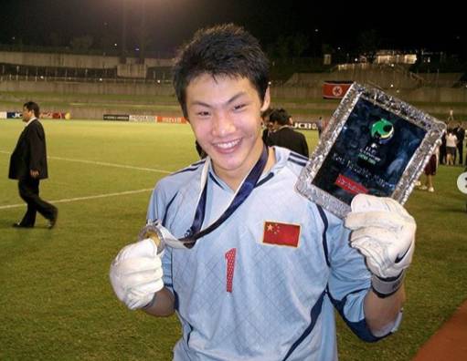 王大雷晒2004年亚少赛冠军照