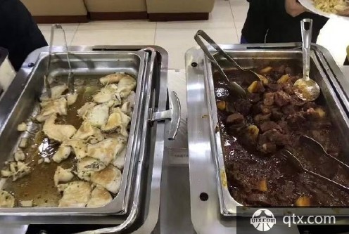 央视记者透露了U25集训队伙食情况 像大学食堂