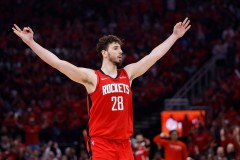 火箭过去11场取得10胜1负 目前豪取5连胜