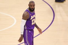 曝詹姆斯愿意出战背靠背 湖人正帮助其调整状态