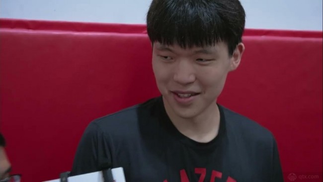 杨瀚森幽默回应首秀