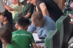 国足代理主帅久尔杰维奇到工体观战 国足已公布最新名单