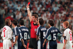 希勒谈98世界杯英格兰不敌阿根廷：那个时候小贝不是很成熟 出局并不是他的错