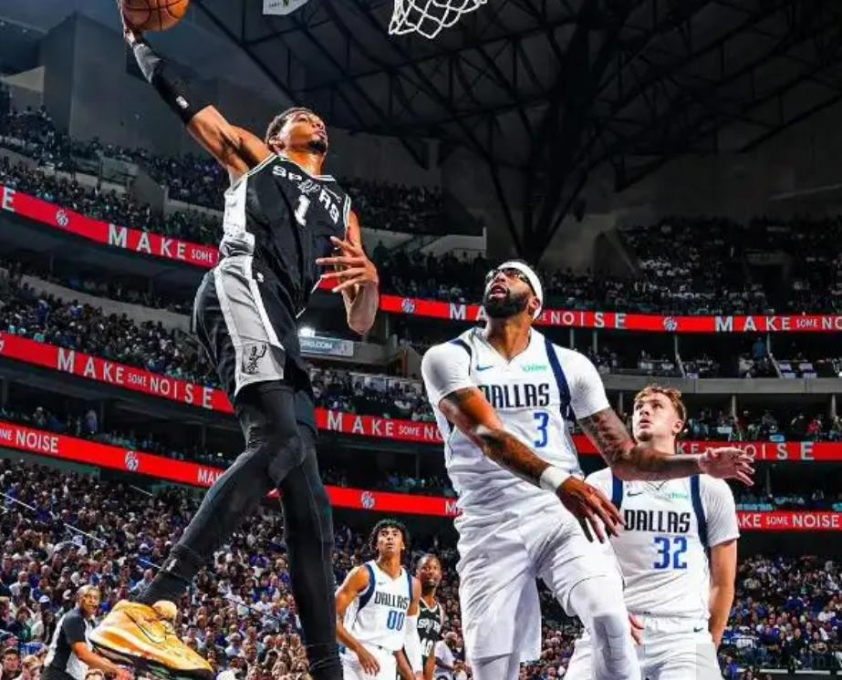 nba常规赛马刺125-92大胜独行侠