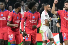 拉卡泽特暗讽裁判袒护巴黎 里昂不满塔利亚菲红牌