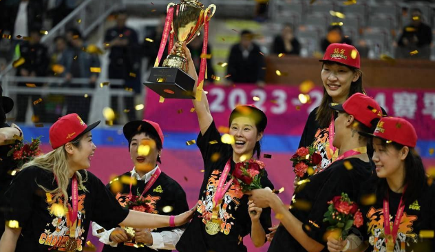 四川女篮夺得2023-2024赛季WCBA总冠军