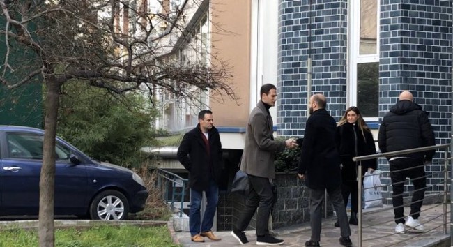 贝戈维奇抵达米兰接受体检