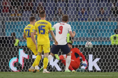 欧洲杯最新战报战报：英格兰4-0大胜乌克兰晋级四强 凯恩双响亨德森替补建功