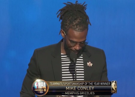 NBA颁奖典礼 康利获得最佳队友奖和体育道德风尚奖