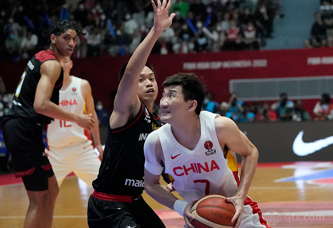 中国男篮半场4人得分上双 领先印尼男篮38分