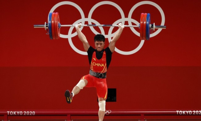 东京奥运会中国举重运动员