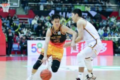 上海男篮交易得到崔晓龙 上赛季场均6.4分2.6助