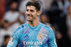 库尔图瓦8次扑救仍难挽败局 银河战舰客负利物浦