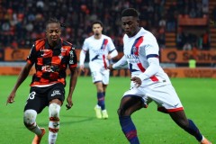 法甲洛里昂1-1巴黎圣日耳曼 巴黎继续领跑