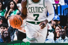 NBA常规赛凯尔特人客场111-107险胜魔术 布朗27分 班切罗空砍28分