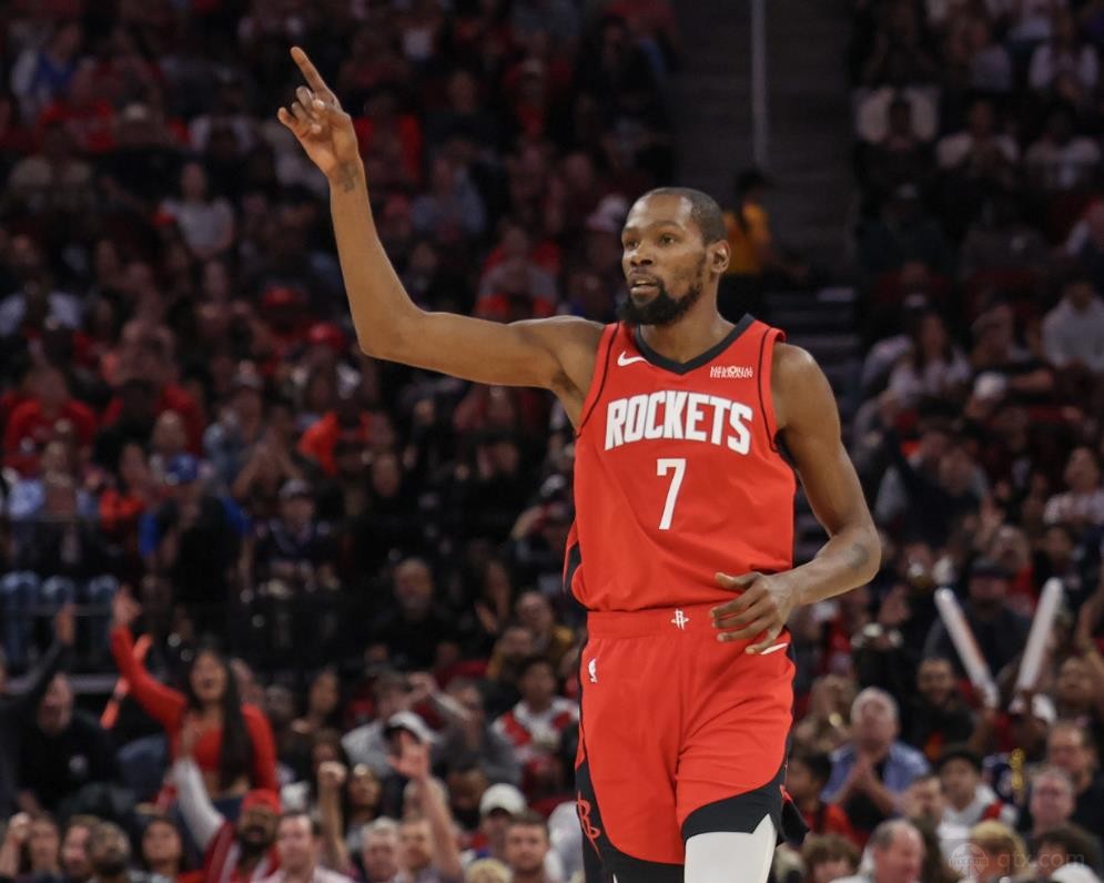 杜兰特火箭生涯前10场246分排队史第二