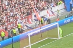 里尔球迷与大马丁起冲突 球迷试图冲进球场被安保制止