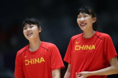 韩旭李月汝与中国女篮会合 将要在塞尔维亚进行拉练