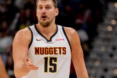 约基奇11月场均34分12.3板11.1助 命中率高达65%