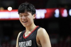 杨瀚森nba首秀得了多少分 上场23.5分钟得到10分