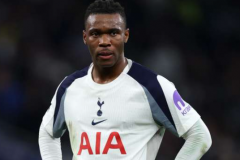 乌多吉遭持枪威胁 热刺介入为其提供支持