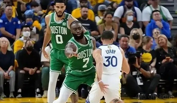 NBA常规赛波士顿凯尔特人VS勇士