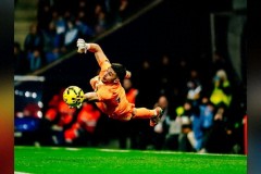 亚马尔社媒晒霍安·加西亚扑救照片 后者完成6次关键扑救