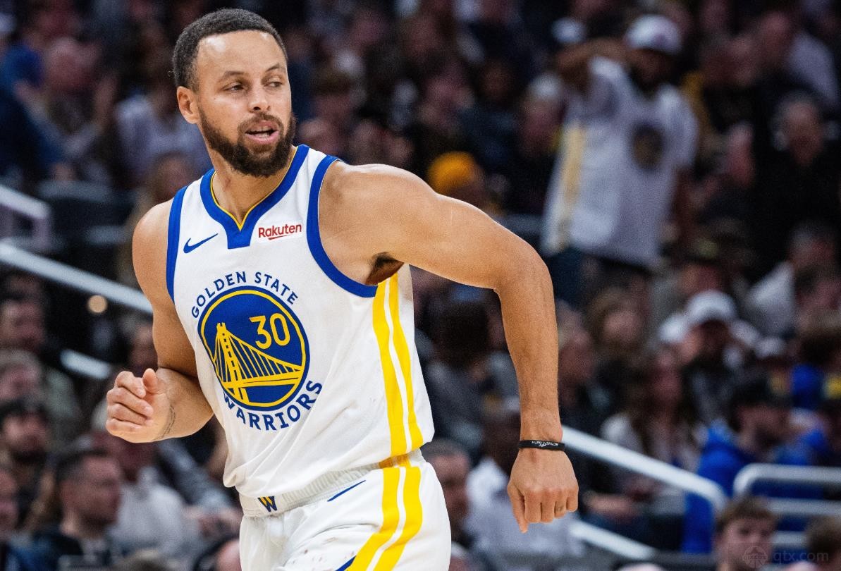 勇士6连客首战雷霆