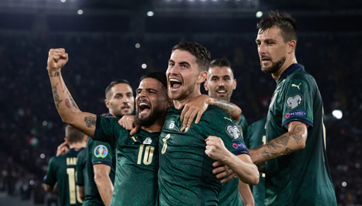 意大利2-0击败希腊，成为继比利时之后第二支从2020年欧锦赛预选赛突围的球队