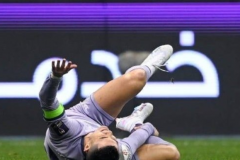 C罗在沙特超级杯被铲伤 带伤踢满全场