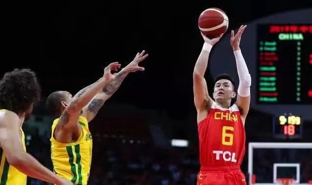 中国男篮迎战巴西 