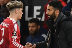 加纳乔庆祝阿莫林下课 在社媒上点赞相关贴文