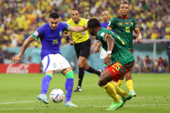 世界杯最新赛况：十人喀麦隆1-0力克巴西无缘出线 阿布巴卡尔绝杀+染红