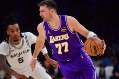 湖人在本赛季造成对手进攻犯规上领跑联盟 达到9次