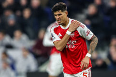 因卡皮耶伤势问题不大 球员遭遇锁骨轻伤