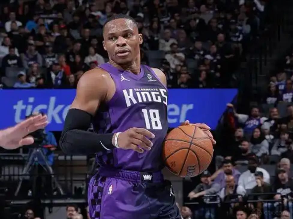 威少连续三场得分20+