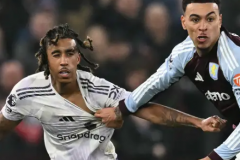 内维尔和基恩痛批约罗 防守一塌糊涂