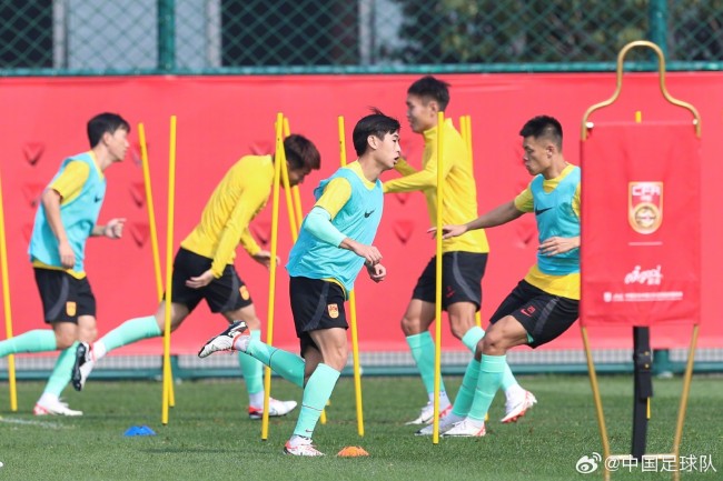 中国男足将战乌兹别克斯坦