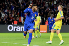 姆巴佩解锁生涯400球 世预赛独造三球