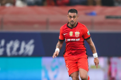 争冠球队集体刹车 中超大戏走向何方 上海海港继续领跑