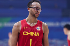 李凯尔将继续效力中国队 愿同中国男篮从头开始一起成长